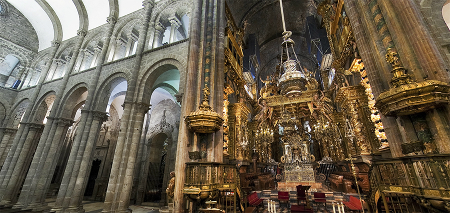 Abside, transepto y nave principal