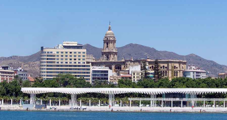 La Catedral vista desde el Puerto