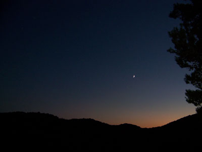 Puesta de sol y la luna Puesta de sol y la luna.