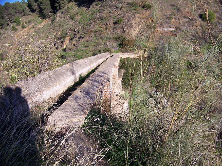 Acequia del Puente de Arroyo Hondo