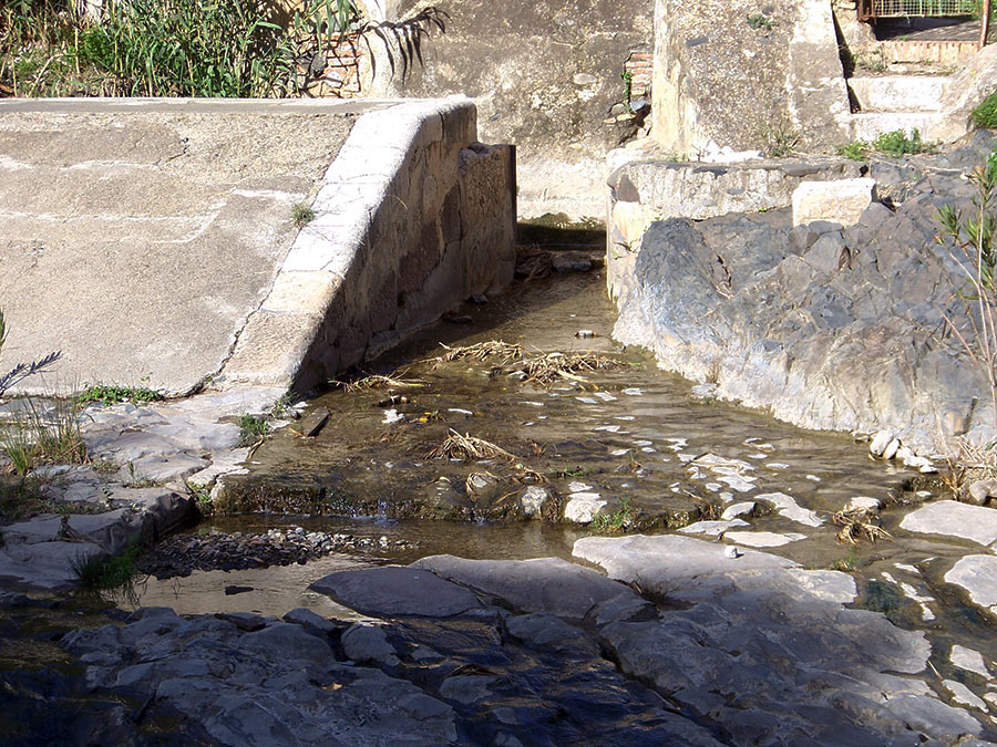 Azud de captación del acueducto de San Telmo