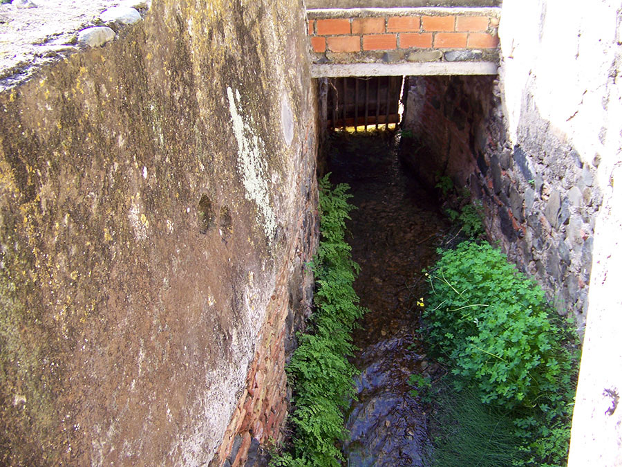 primer sector del acueducto a pie de presa