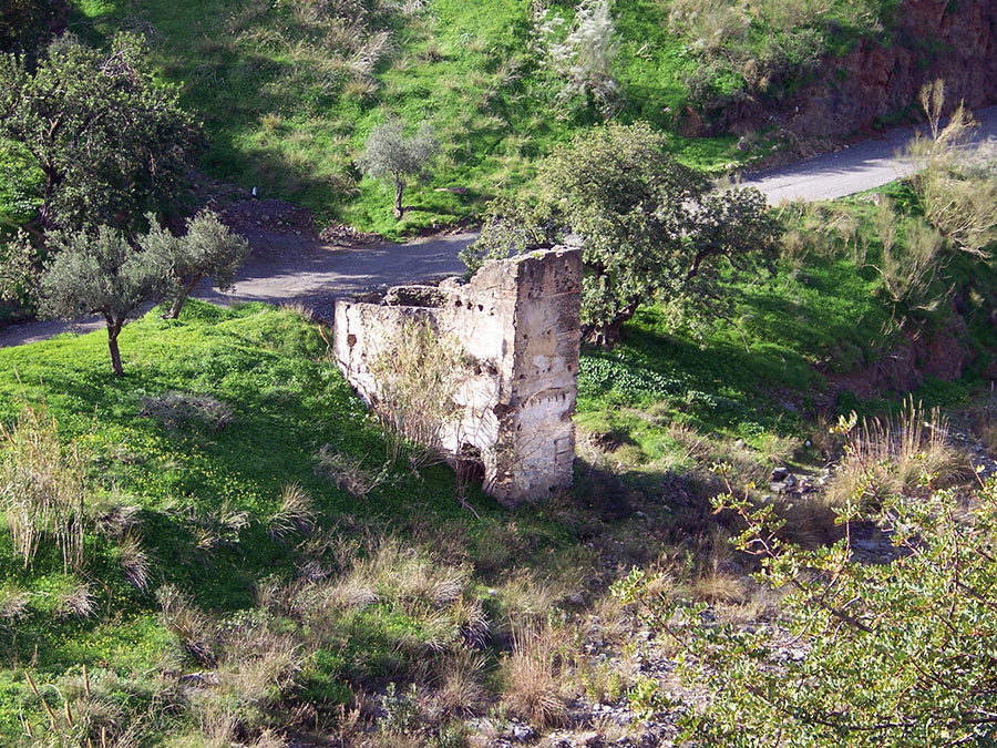 Noria junto al río
